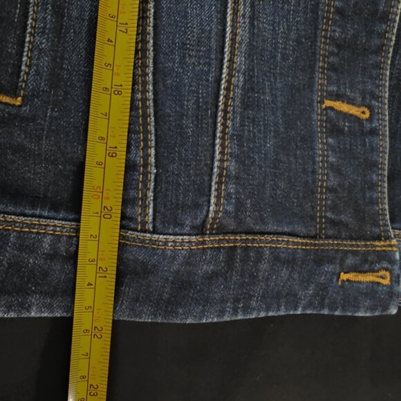 CAbi Jeans Blue Denim Jacket Womens S Style 721 Rodeo Trucker Classic Western - Picture 11 of 12